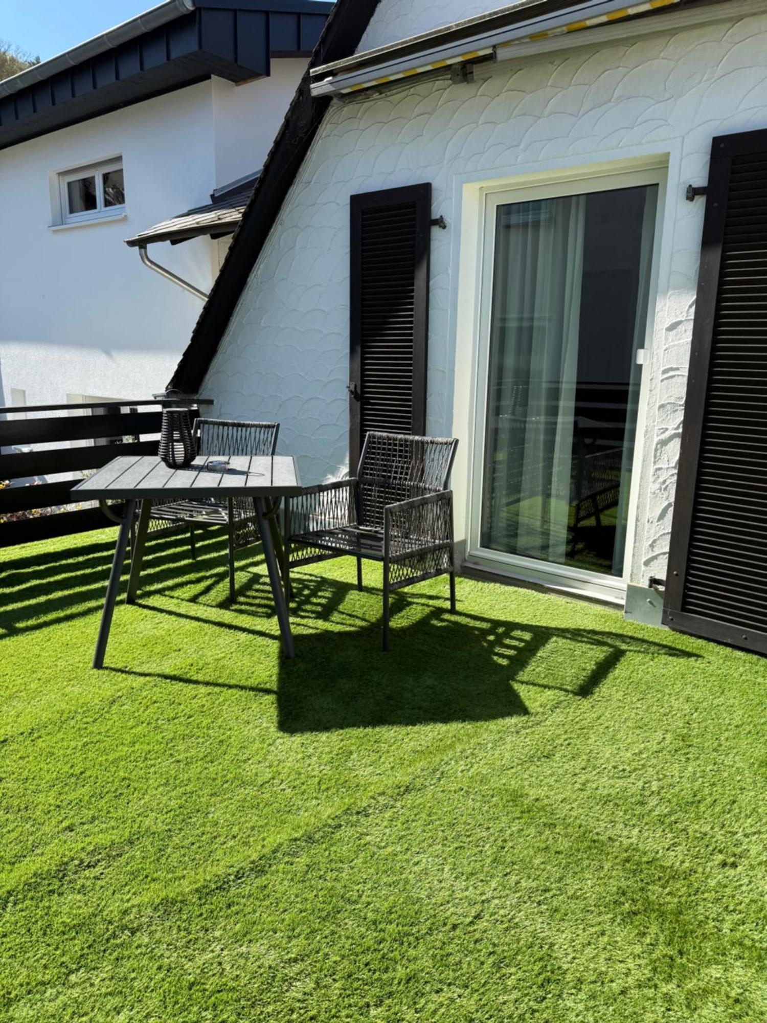 Haus Uebernachtenswert Cochem Mosel Exterior photo