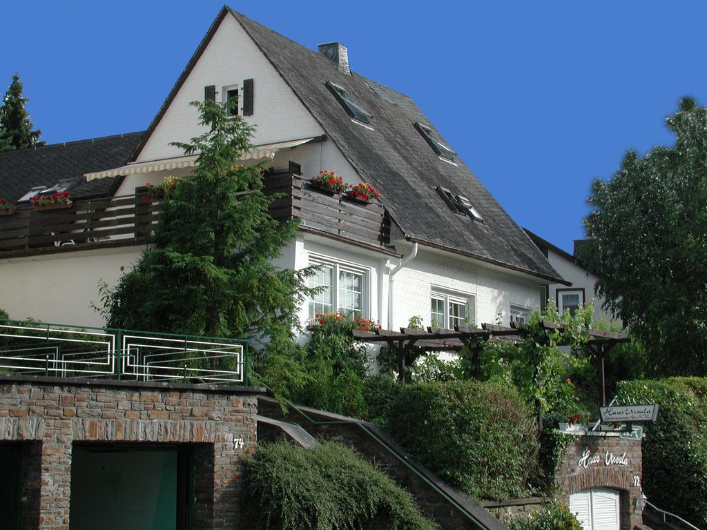 Haus Uebernachtenswert Cochem Mosel Exterior photo